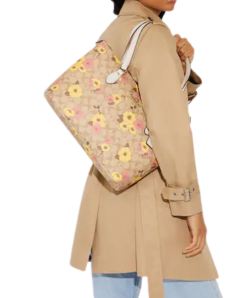 Coach Gallery Tote In Signature Canvas With Floral Cluster Print